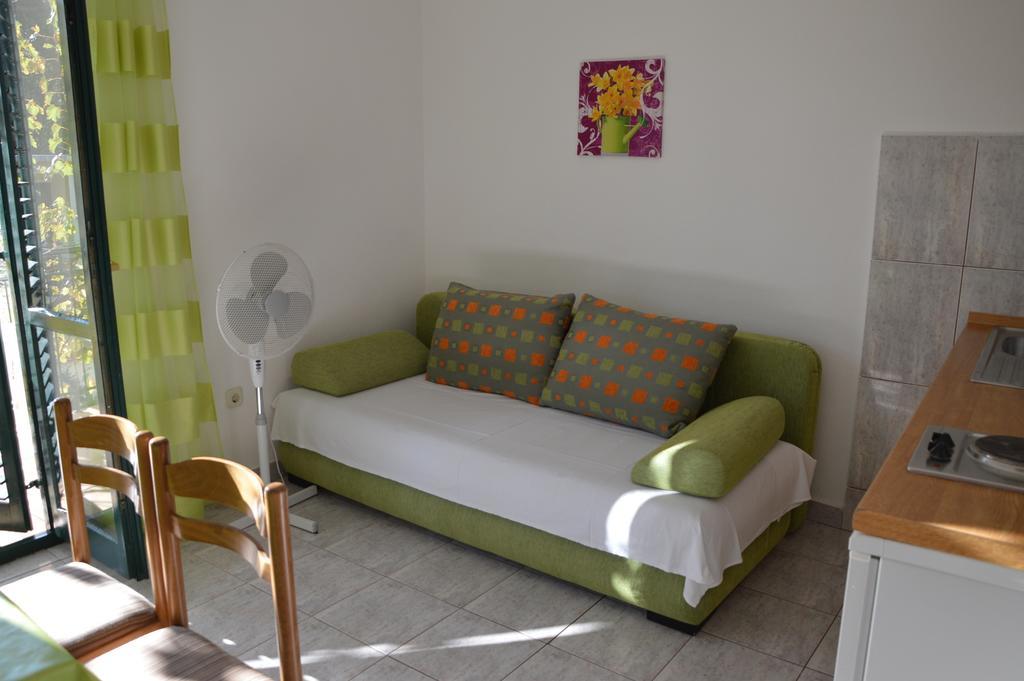 Apartments Andrea Drvenik  Rom bilde